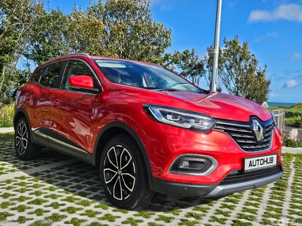 Renault Kadjar SUV, Petrol, 2021, Red