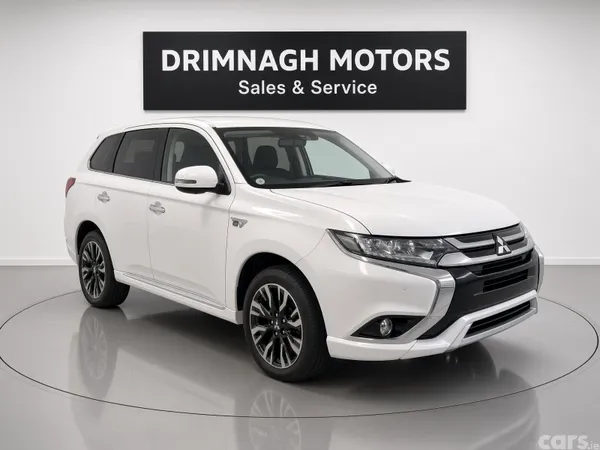 Mitsubishi Outlander SUV, Petrol Plug-in Hybrid, 2017, White