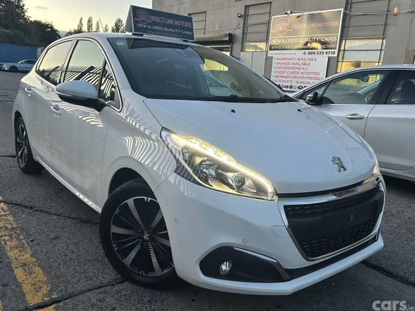 Peugeot 208 Hatchback, Petrol, 2020, White
