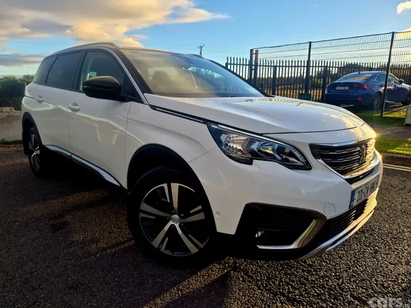 Peugeot 5008 MPV, Diesel, 2020, White