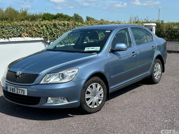 Skoda Octavia Saloon, Diesel, 2011, Grey