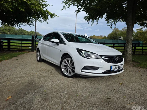 Opel Astra Hatchback, Diesel, 2017, White