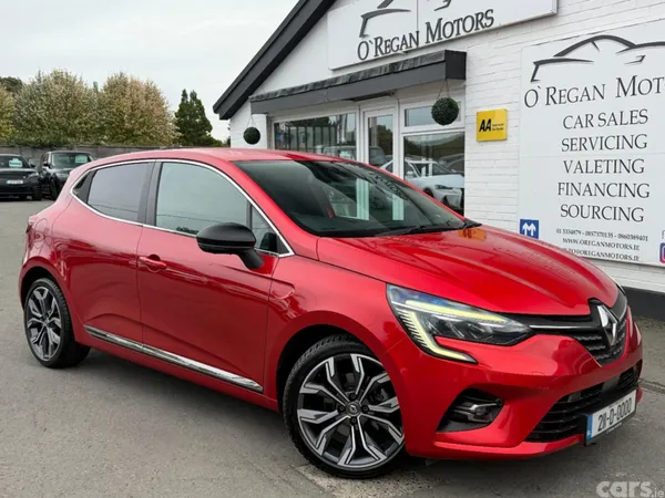Renault Clio Hatchback, Petrol, 2021, Red
