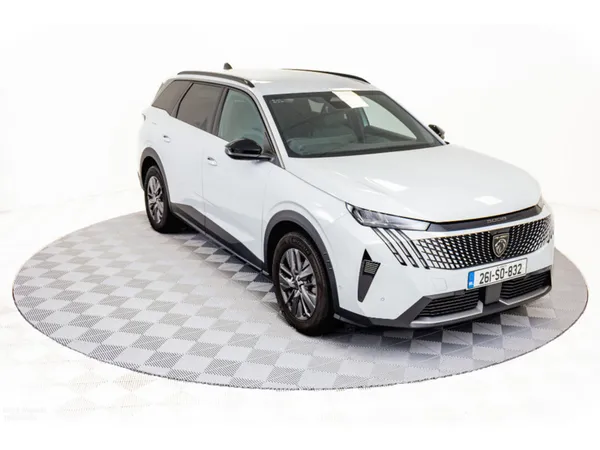 Peugeot 5008 SUV, Petrol, 2026, White