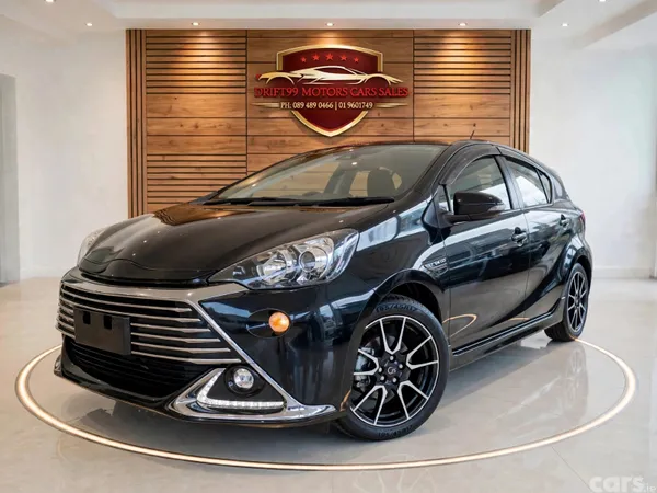 Toyota Aqua Hatchback, Petrol Hybrid, 2015, Black