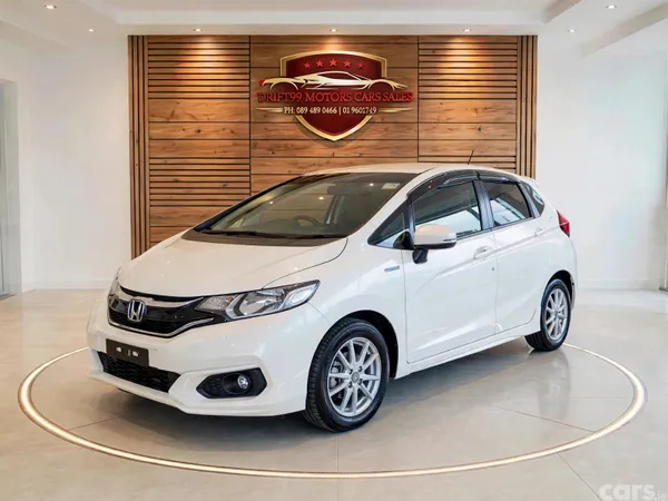 Honda Fit Hatchback, Petrol Hybrid, 2015, White