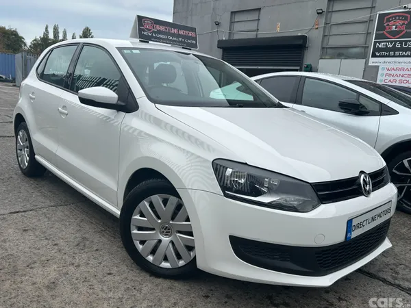 Volkswagen Polo Hatchback, Petrol, 2014, White