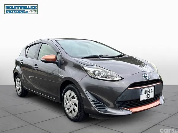 Toyota Aqua Hatchback, Petrol Hybrid, 2018, Grey