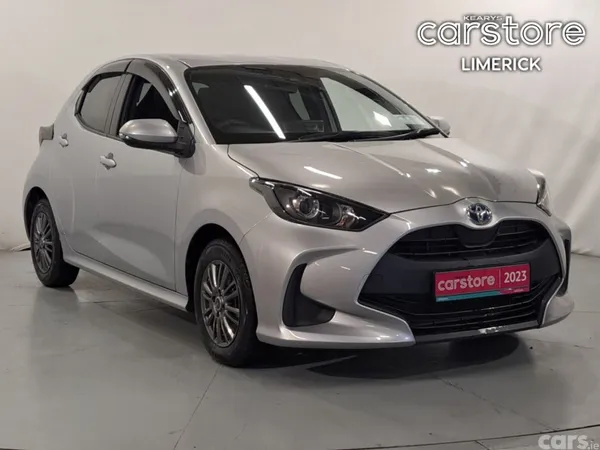 Toyota Yaris Hatchback, Petrol Hybrid, 2023, Silver