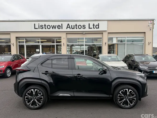 Toyota Yaris Cross SUV, Petrol Hybrid, 2025, Black