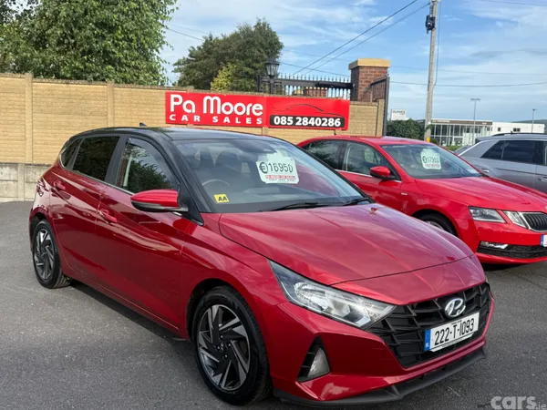 Hyundai i20 Hatchback, Petrol, 2022, Red