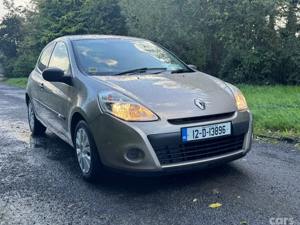 Renault Clio Hatchback, Petrol, 2012, Gold