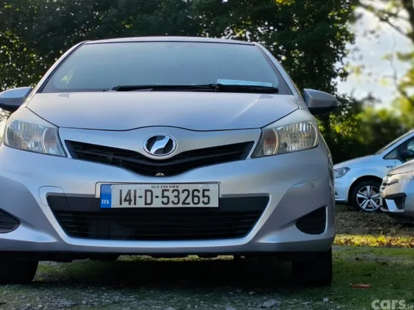 Toyota Vitz Hatchback, Petrol, 2014, Silver