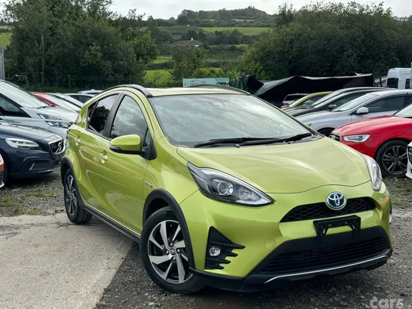 Toyota Aqua Hatchback, Petrol, 2017, Green