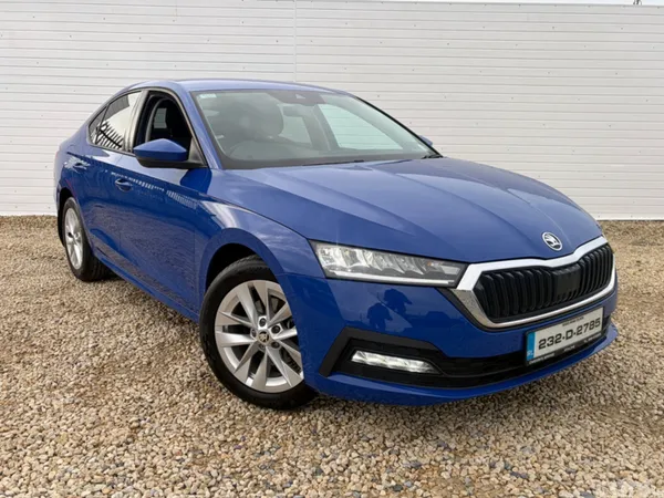 Skoda Octavia Hatchback, Diesel, 2023, Blue