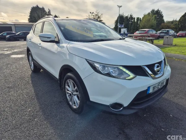 Nissan Qashqai MPV, Petrol, 2016, White