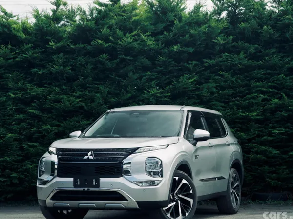 Mitsubishi Outlander SUV, Petrol Plug-in Hybrid, 2022, Silver