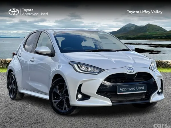 Toyota Yaris Hatchback, Petrol Hybrid, 2025, White