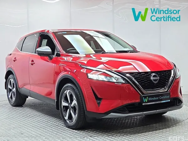 Nissan Qashqai MPV, Petrol, 2023, Red