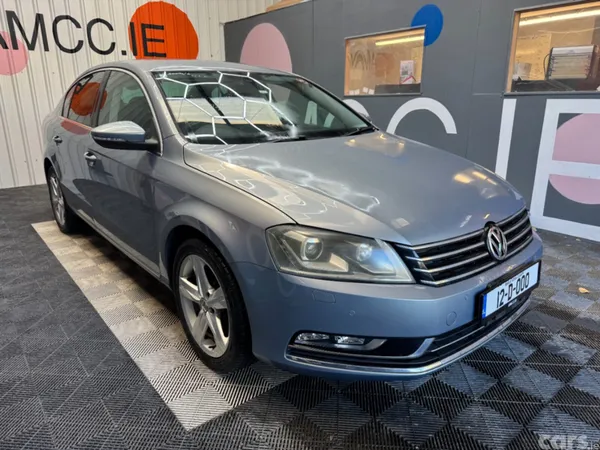 Volkswagen Passat Saloon, Petrol, 2012, Grey