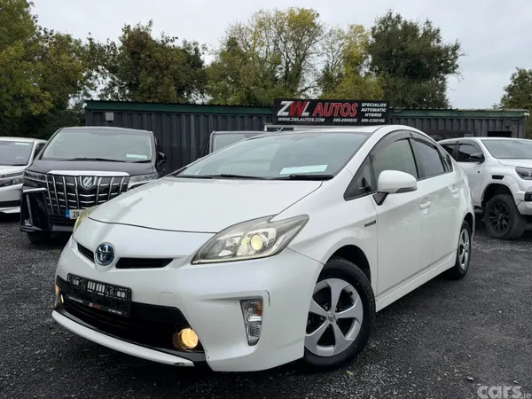 Toyota Prius Hatchback, Petrol Hybrid, 2015, White
