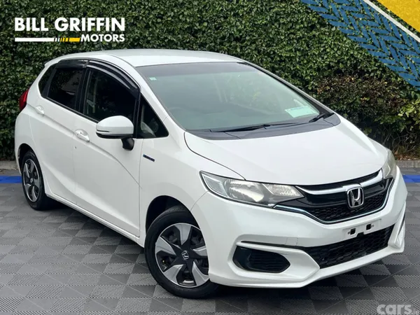 Honda Fit Hatchback, Petrol Hybrid, 2019, White