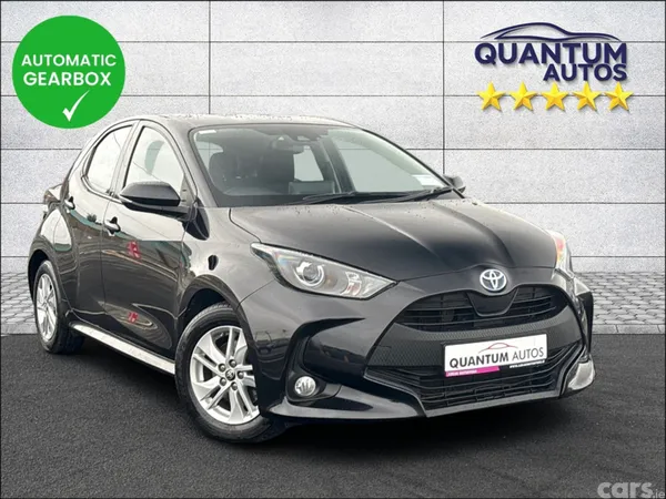 Toyota Yaris Hatchback, Petrol Hybrid, 2023, Black