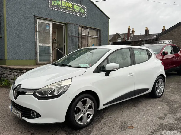 Renault Clio Hatchback, Petrol, 2015, White