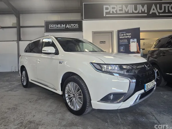 Mitsubishi Outlander SUV, Petrol Plug-in Hybrid, 2018, White
