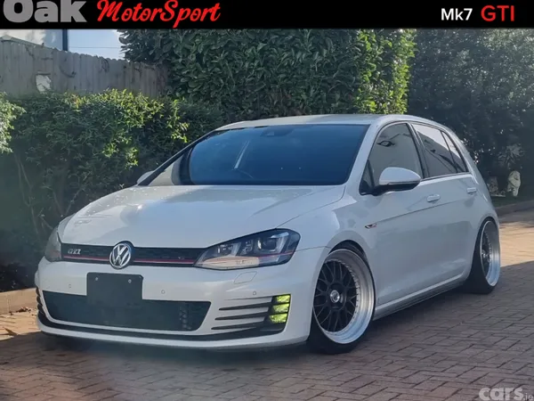 Volkswagen Golf Hatchback, Petrol, 2016, White