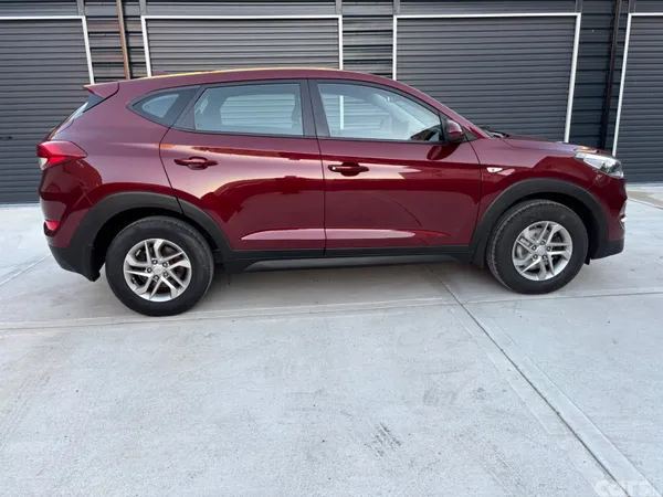 Hyundai Tucson SUV, Diesel, 2016, Red