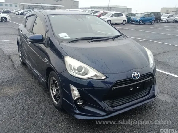 Toyota Aqua Hatchback, Petrol Hybrid, 2017, Blue