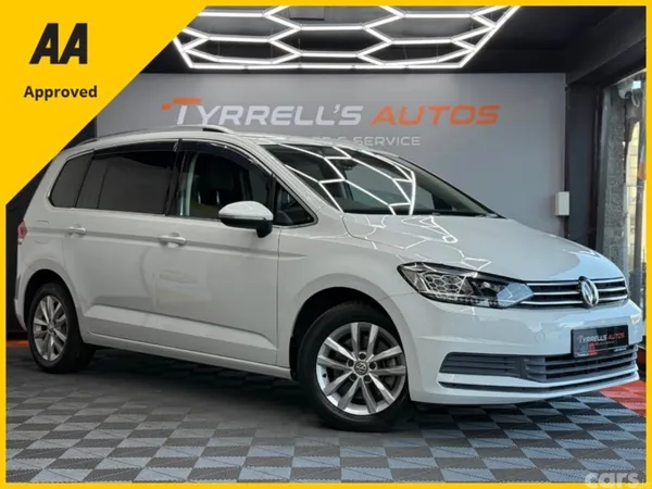 Volkswagen Touran MPV, Petrol, 2017, White