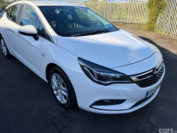Opel Astra Hatchback, Diesel, 2017, White