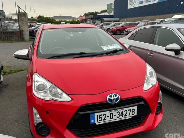Toyota Aqua Hatchback, Petrol Hybrid, 2015, White