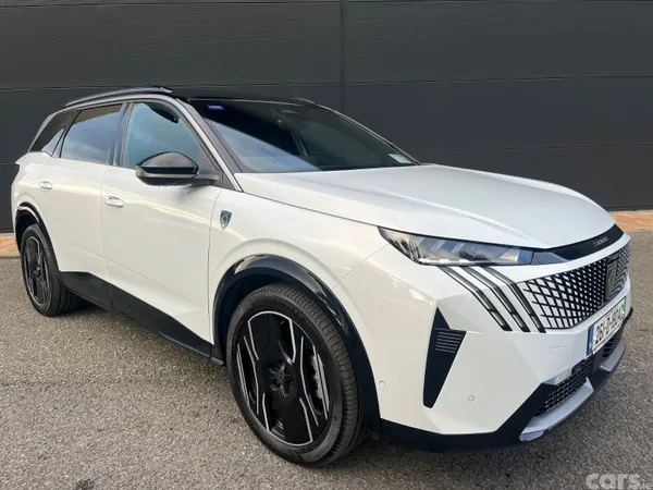 Peugeot 5008 MPV, Electric, 2026, White