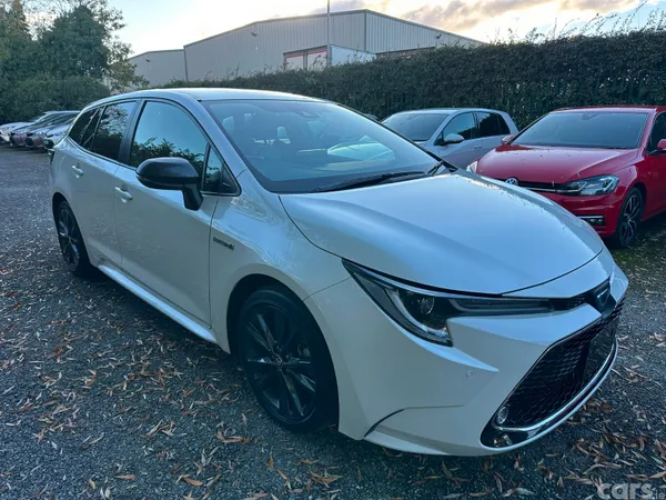 Toyota Corolla Estate, Petrol Hybrid, 2020, White
