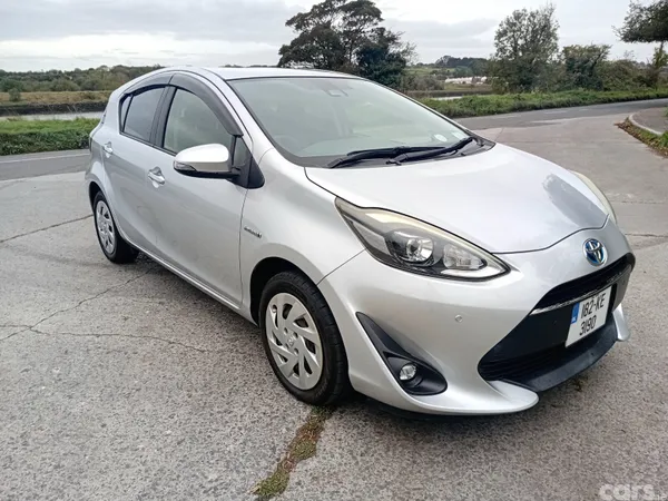 Toyota Aqua Hatchback, Petrol Hybrid, 2018, Silver