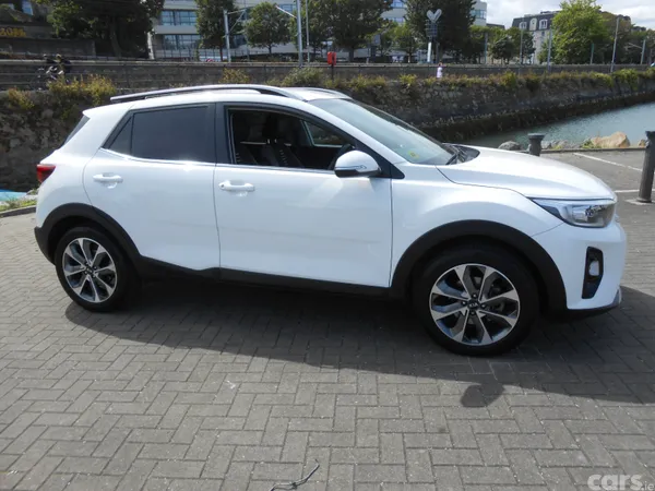 Kia Stonic SUV, Petrol, 2018, White