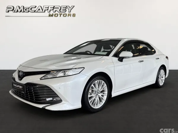 Toyota Camry Saloon, Petrol Hybrid, 2020, White