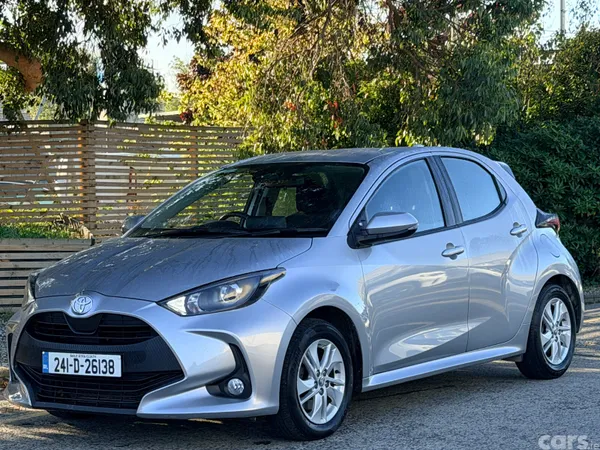Toyota Yaris Hatchback, Petrol Hybrid, 2024, Grey