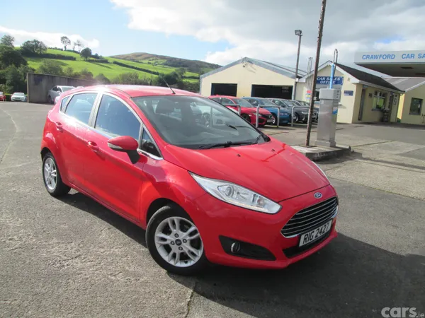 Ford Fiesta Hatchback, Diesel, 2016, Red