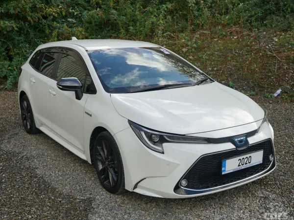 Toyota Corolla Estate, Petrol Hybrid, 2020, White