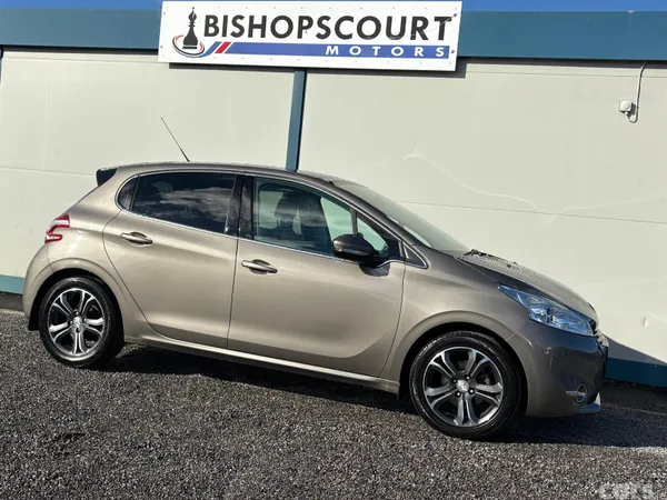 Peugeot 208 Hatchback, Petrol, 2015, Beige