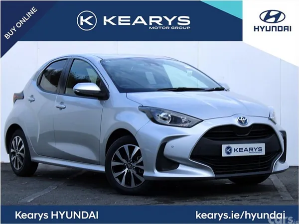 Toyota Yaris Hatchback, Petrol Hybrid, 2021, Silver