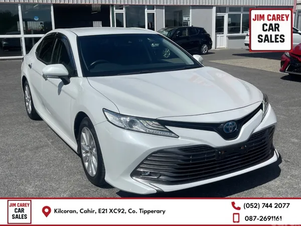 Toyota Camry Saloon, Petrol Hybrid, 2018, White