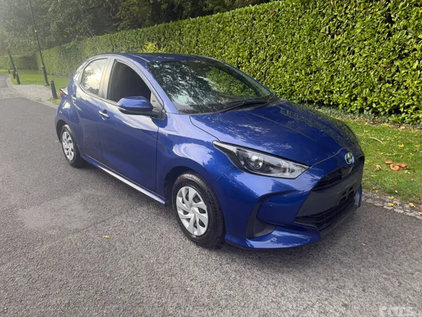 Toyota Yaris Hatchback, Petrol Hybrid, 2021, Blue