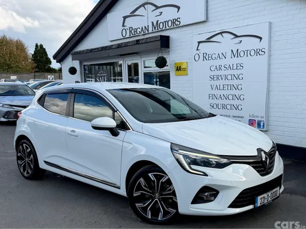 Renault Clio Hatchback, Petrol, 2022, White