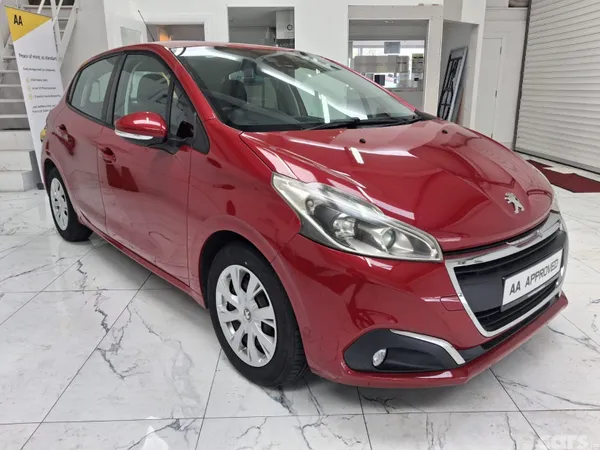 Peugeot 208 Hatchback, Petrol, 2016, Red