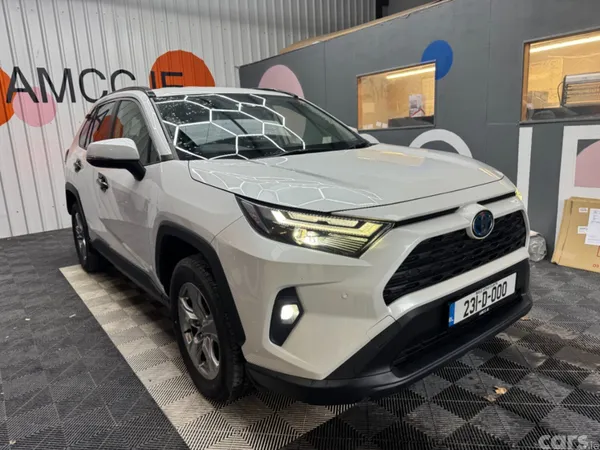 Toyota RAV4 SUV, Petrol Hybrid, 2023, White
